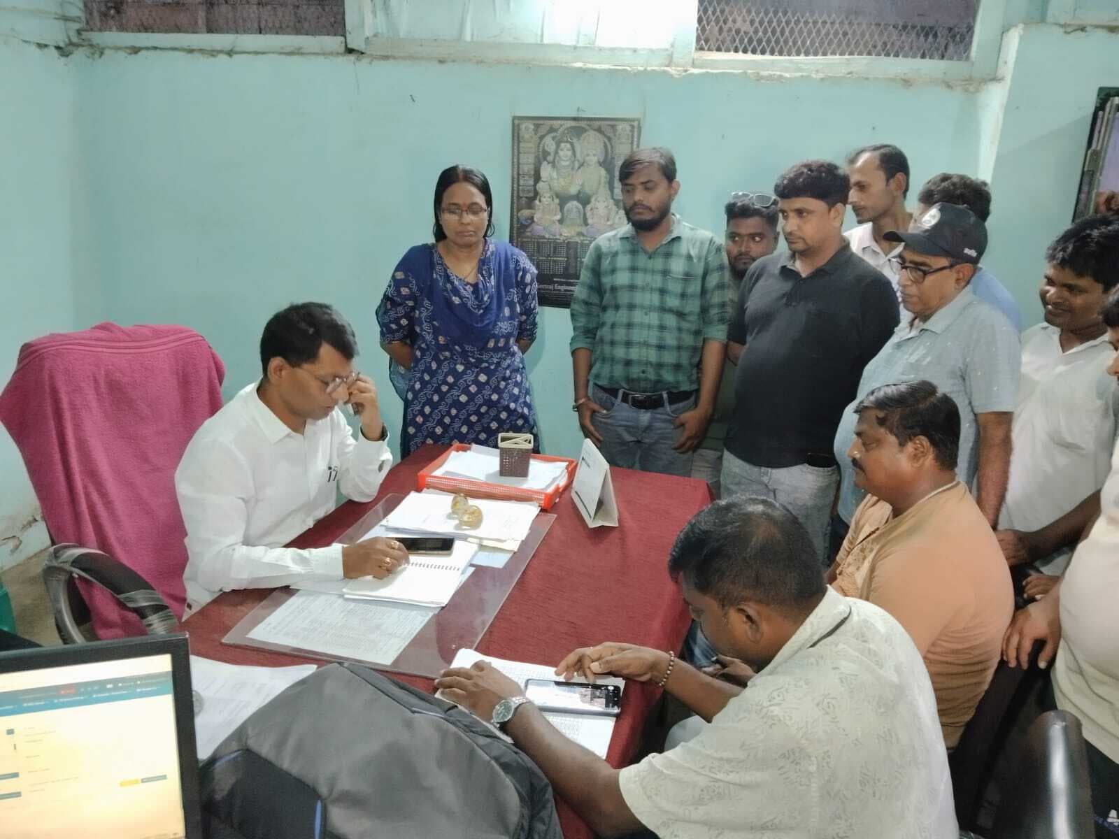 पीएफ व इएसआइ कटौती पर बनी सहमति, ऊर्जा मित्रों की हड़ताल समाप्त