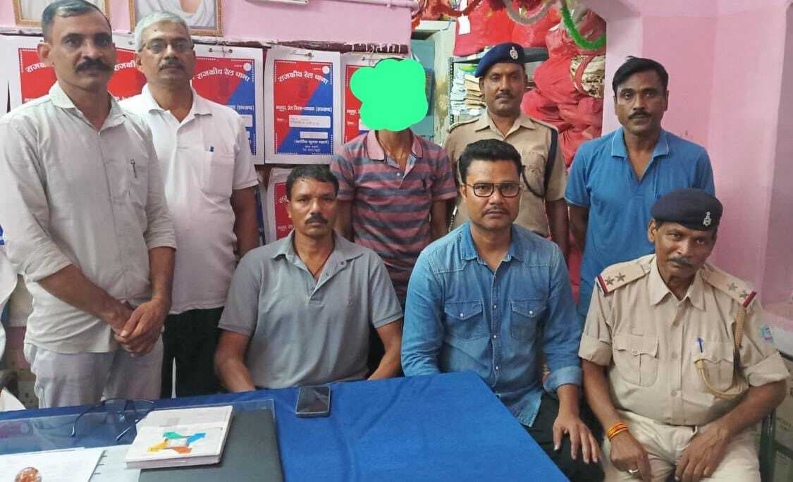 पुलिस ने चोरी के मोबाइल के साथ युवक को किया गिरफ्तार