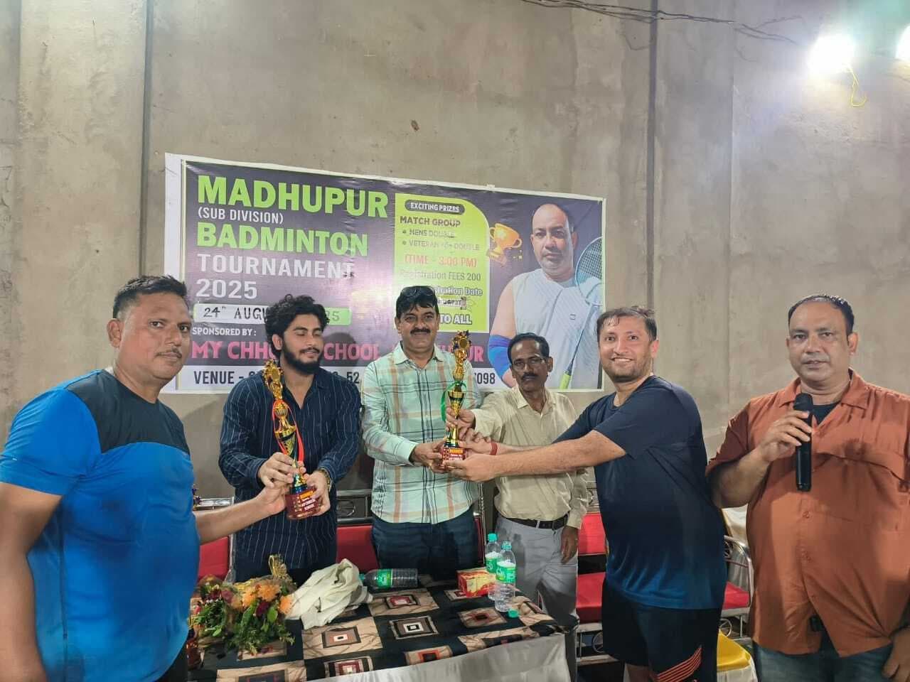 बैडमिंटन टूर्नामेंट के रोमांचक मुकाबले में यशराज रहे विजयी