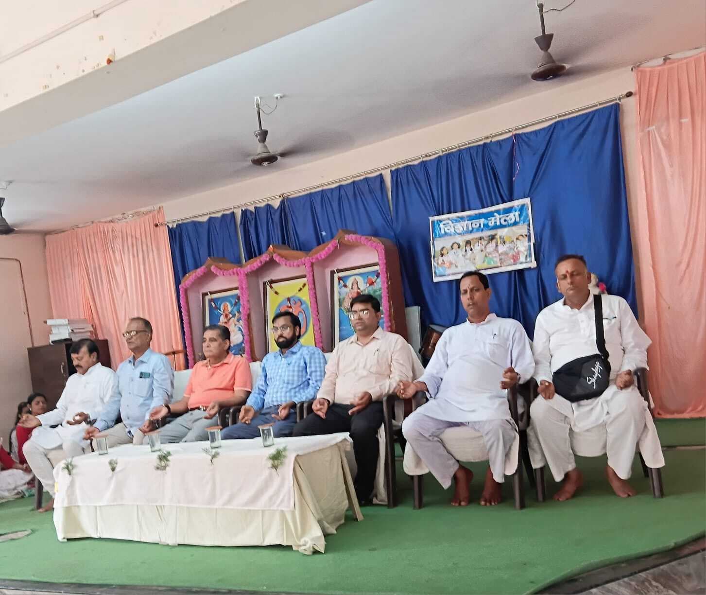 विज्ञान प्रदर्शनी में बच्चों ने दिखायी प्रतिभा