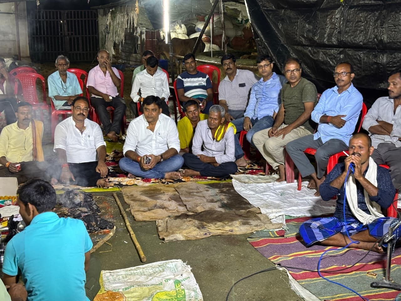 गोवंश की सुरक्षा को लेकर की गयी गरभू बाबा की पूजा
