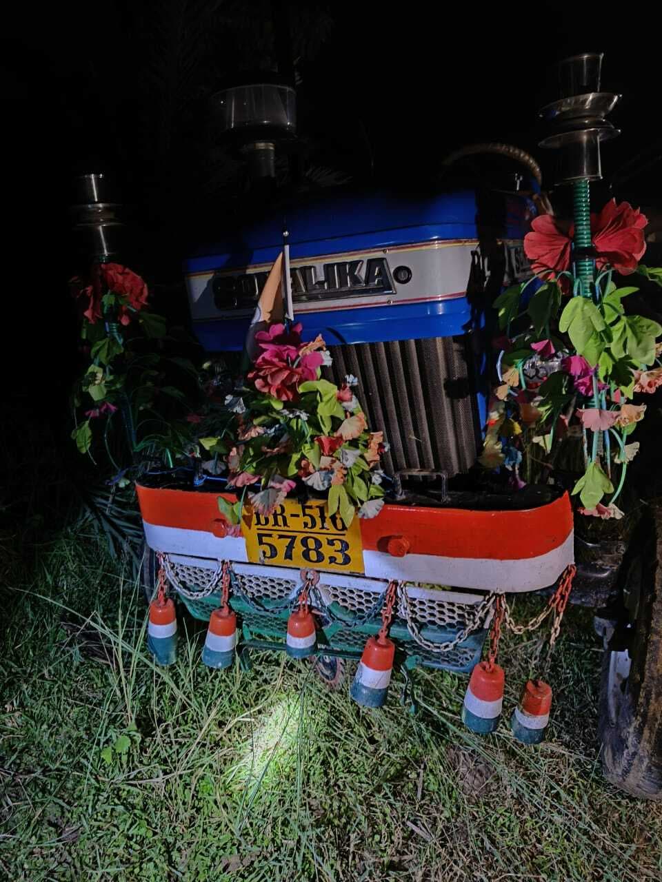 चोरी हुये ट्रैक्टर को धोरैया पुलिस ने रजौन के अमदाहा से किया बरामद