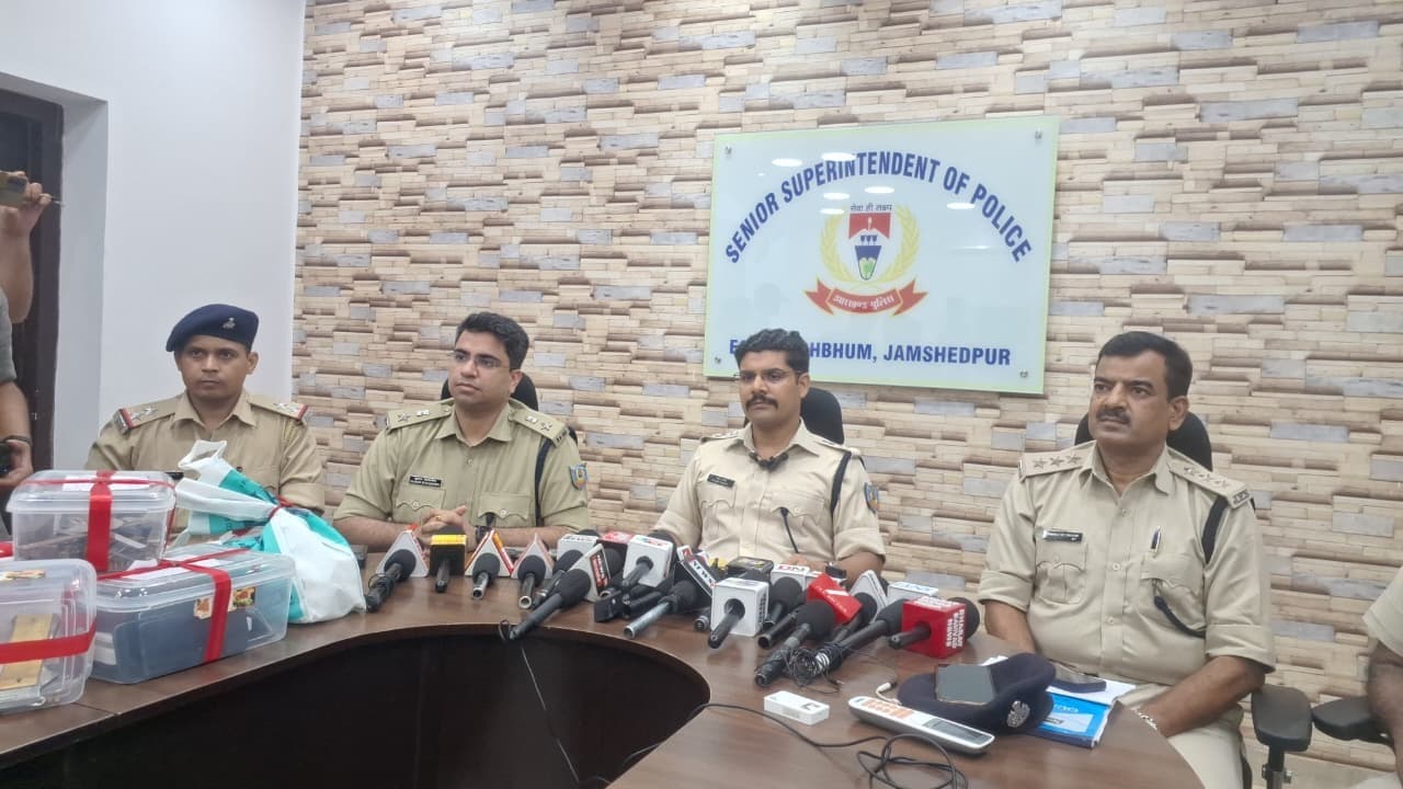 Jamshedpur News : समीर व लखिंदर के मोबाइल से आर्म्स तस्करों का पता लगा रही पुलिस