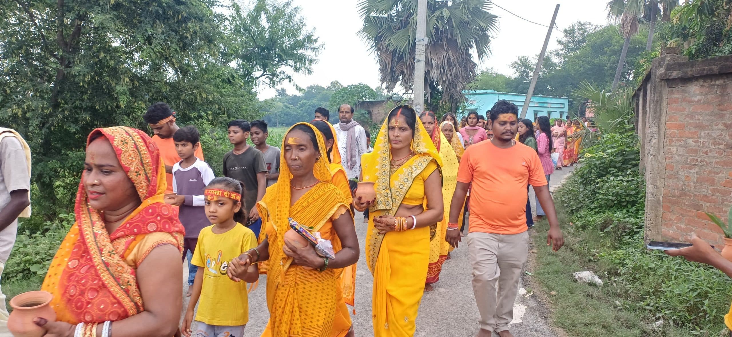 Saran News : श्रीमद्भागवत कथा ज्ञान महायज्ञ को लेकर निकाली गयी कलशयात्रा