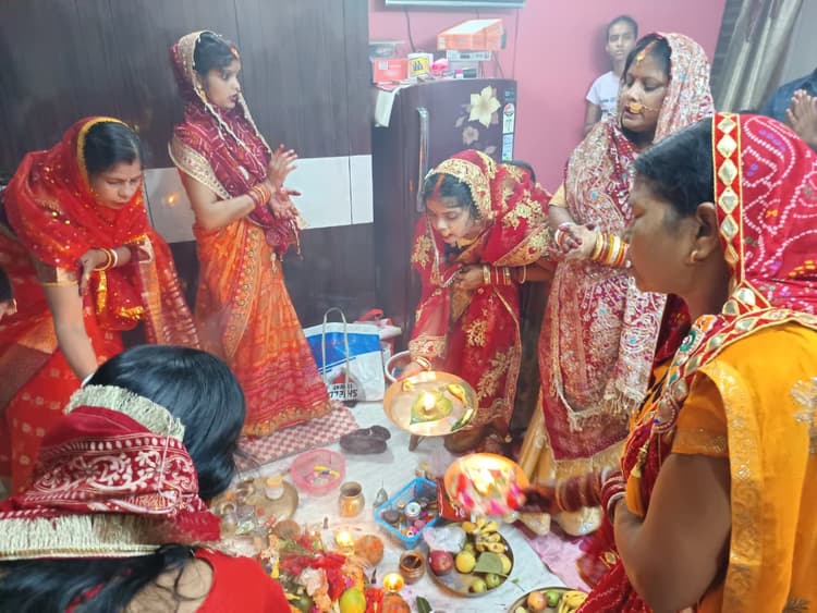 सुहागिनों ने पति की लंबी आयु के लिए की तीज