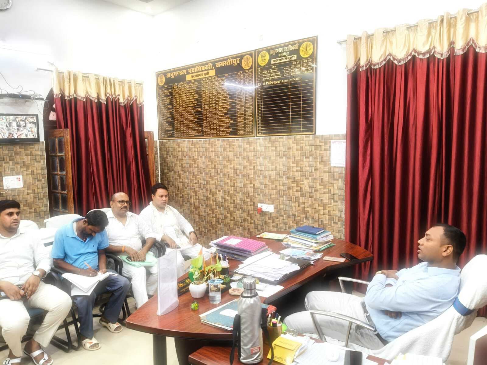 Samastipur News:मतदाता सूची गहन पुनरीक्षण के प्रगति की हुई समीक्षा