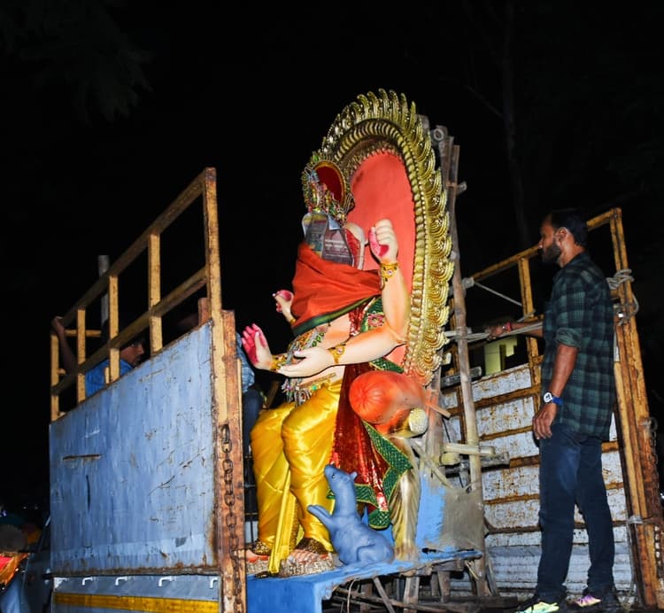 Ranchi News : आज पधारेंगे मंगलमूर्ति, सज गये हैं पूजा पंडाल