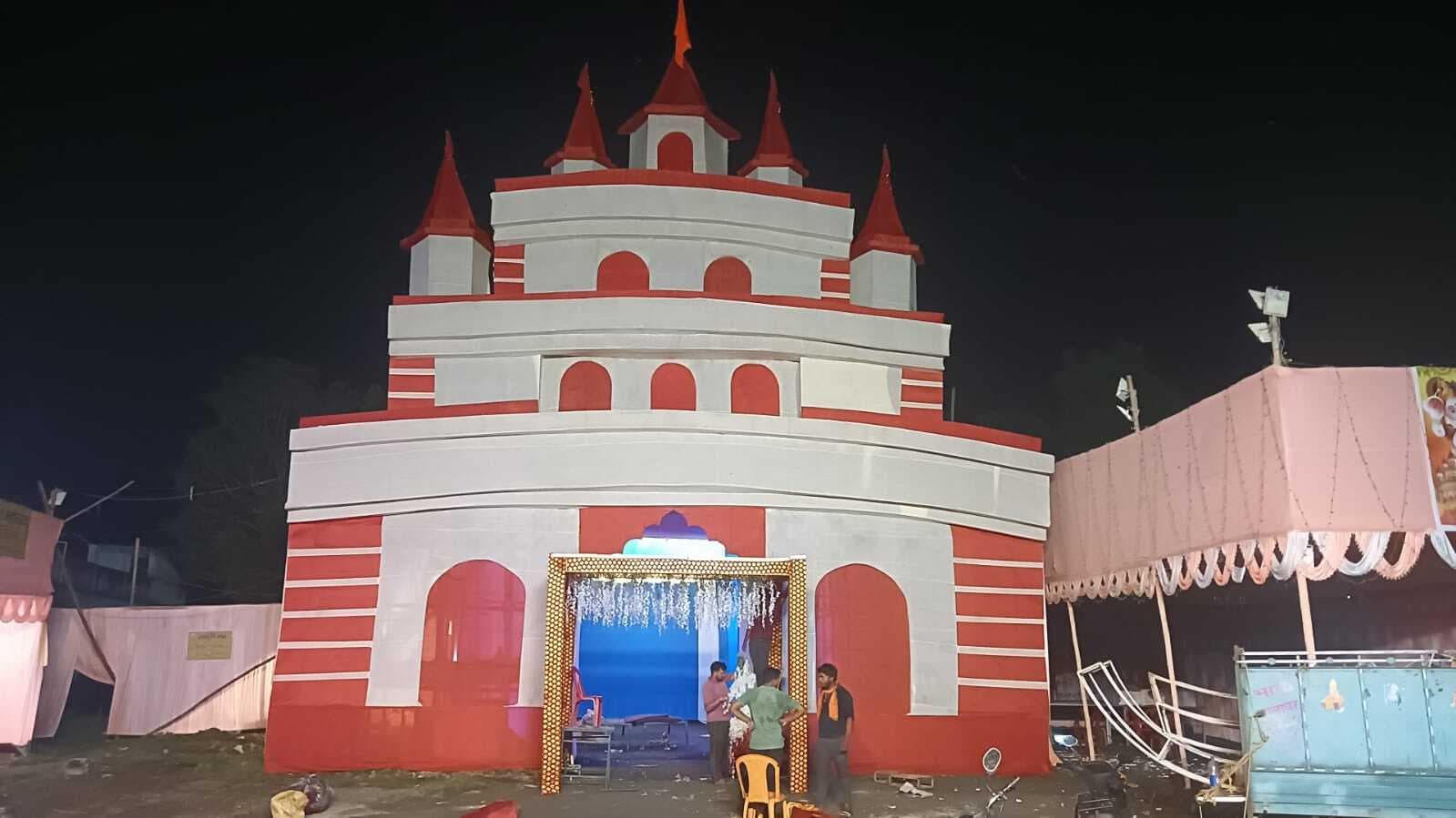 सारठ : कोलकाता के दक्षिणेश्वर मंदिर थीम पर बन रहा भव्य पंडाल