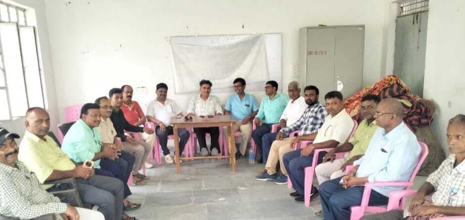 शिक्षकों की समस्याओं का निदान को लेकर हुई बैठक