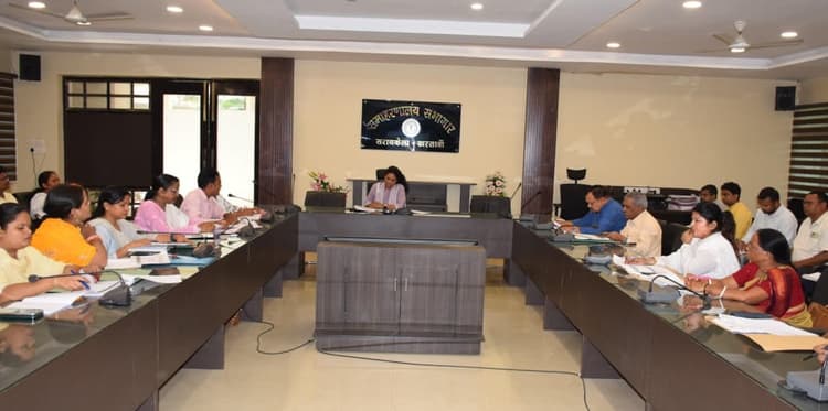 Seraikela Kharsawan News : किसानों की आय, रोजगार और शिक्षा-स्वास्थ्य पर जोर