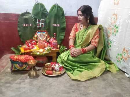 सुहागिनों ने मांगा पति की लंबी उम्र का आशीर्वाद