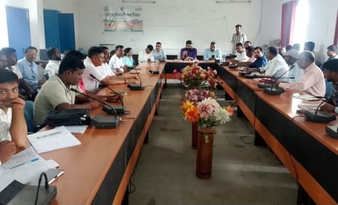 हर गांव में चलेंगी कम से कम पांच योजनाएं : बीडीओ