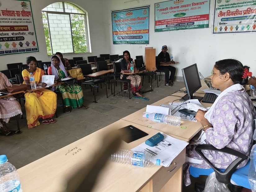 बोआरीजोर में महिला वार्ड सदस्यों का प्रशिक्षण कार्यक्रम जारी