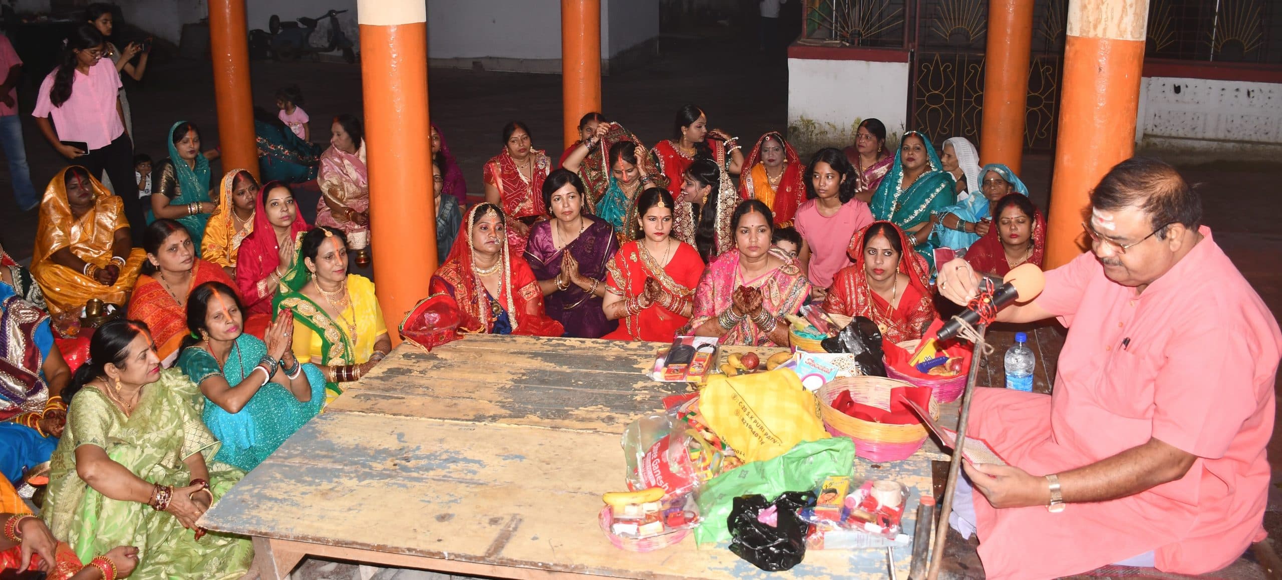 Bokaro News : सुहागिनों ने रखा निर्जला व्रत, पति की दीर्घायु की कामना की