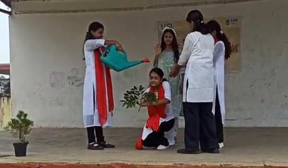 पर्यावरण संरक्षण पर किया गया नुक्कड़ नाटक का मंचन