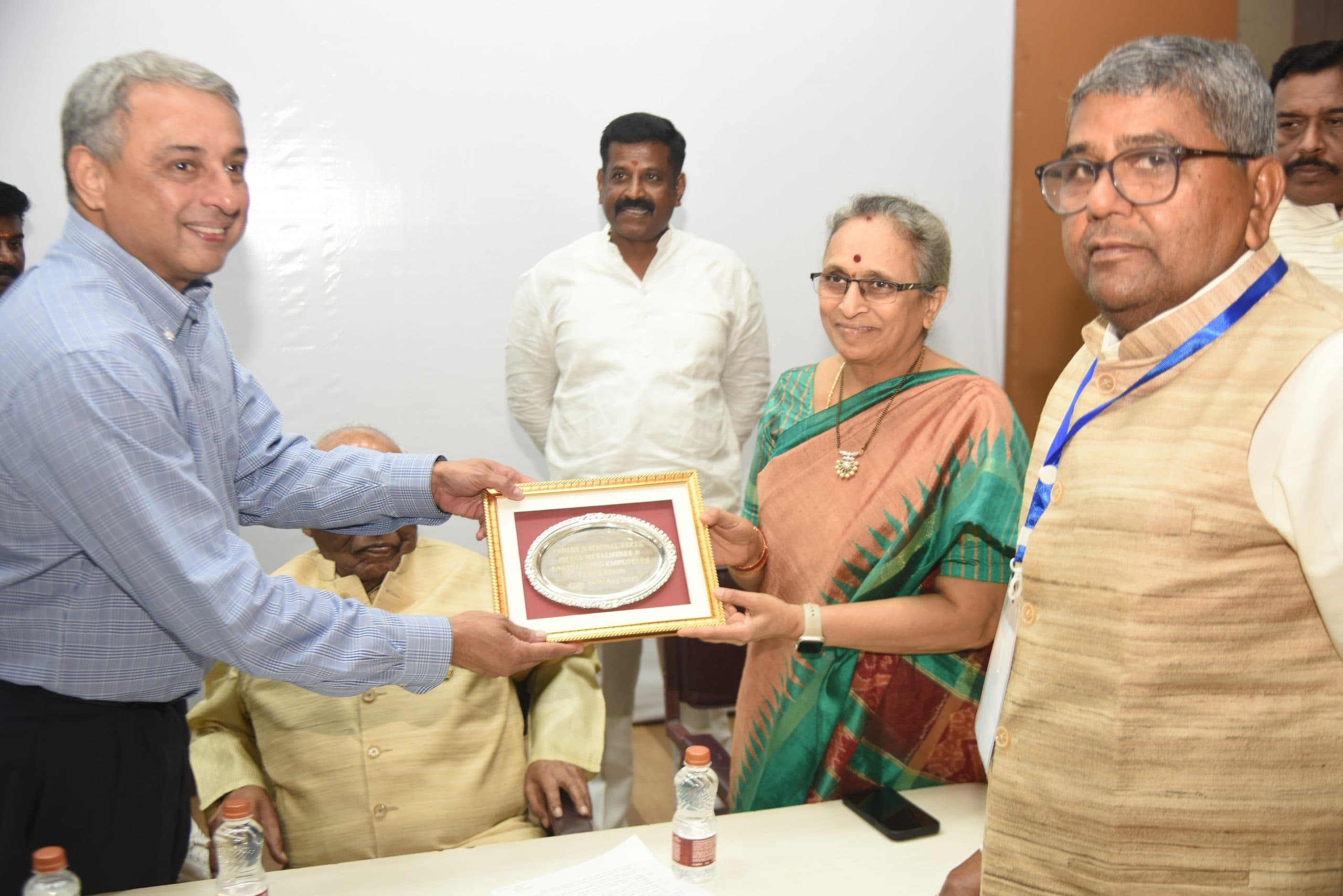 Jamshedpur News : मौजूदा हालात में तकनीक का इस्तेमाल करना ही होगा : नरेंद्रन