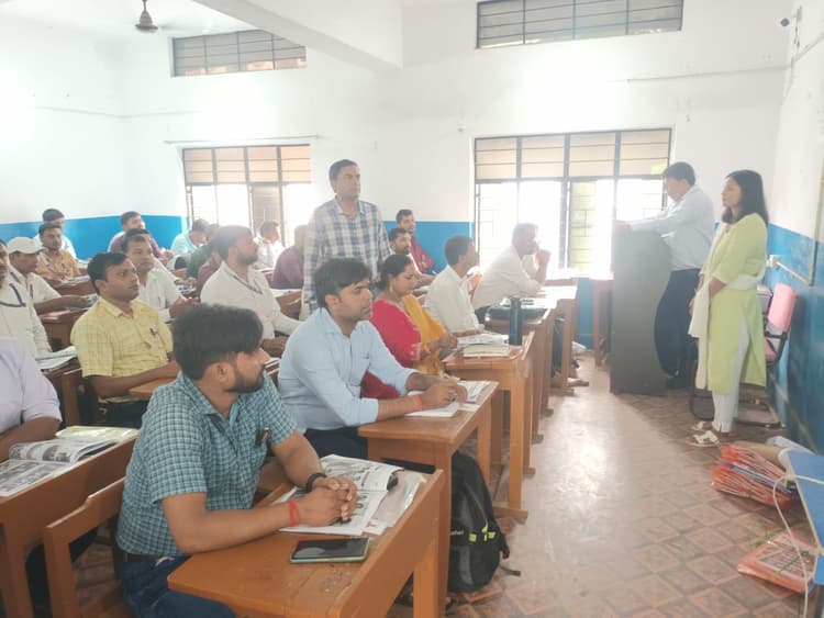 Motihari: नोडल शिक्षकों का एक दिवसीय प्रशिक्षण शुरू