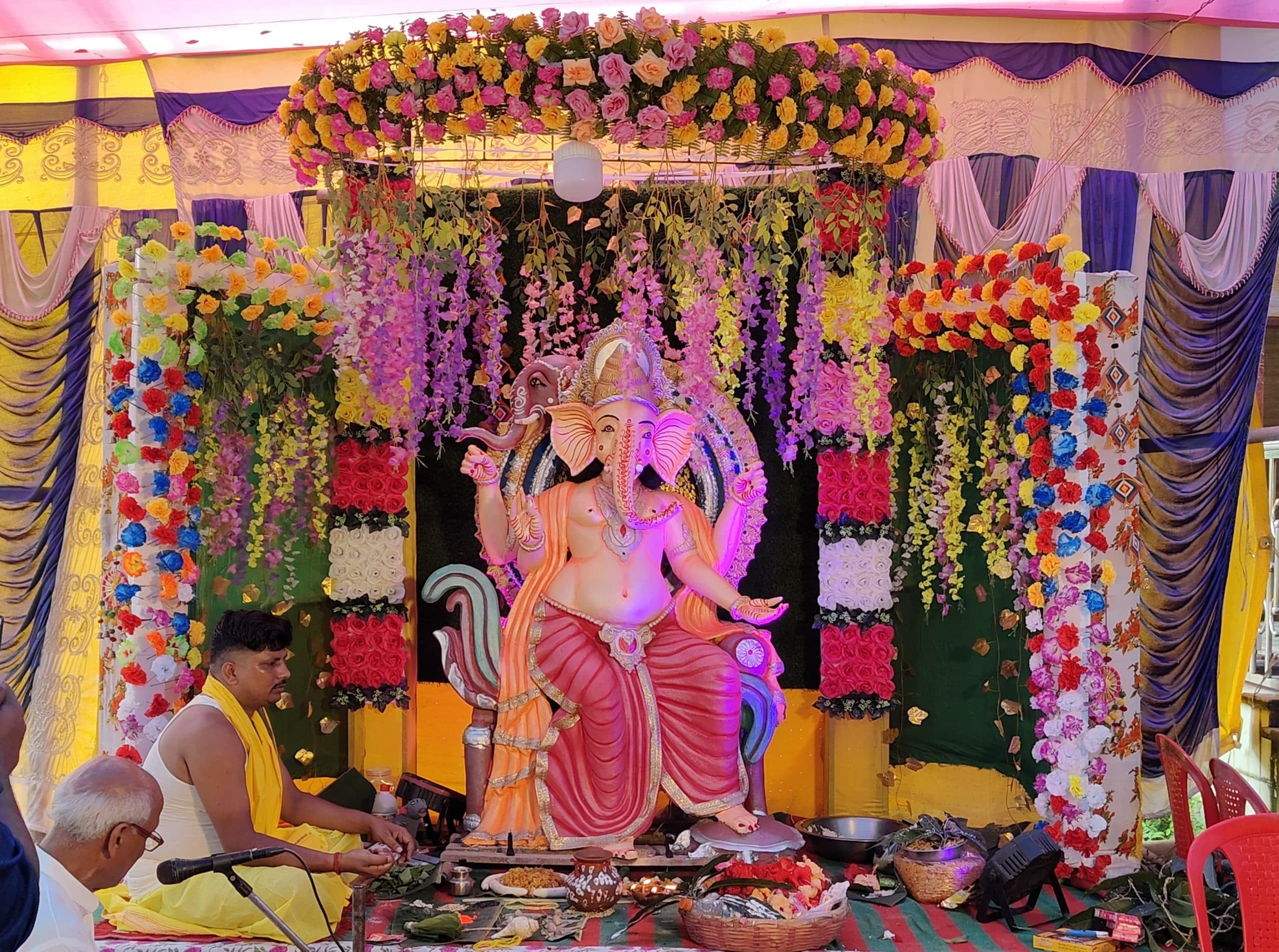 भक्ति भाव से मनाया जा रहा गणेश उत्सव