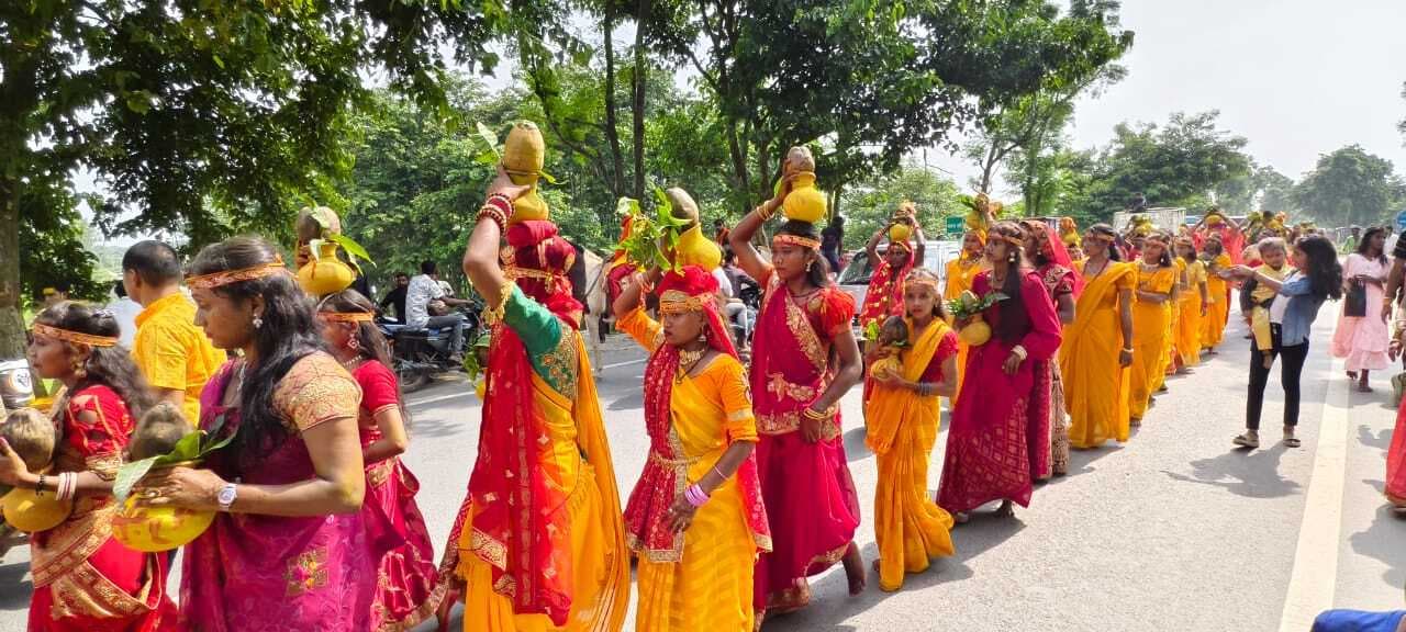 कलश यात्रा के साथ शुरू हुआ 10 दिवसीय गणेश महोत्सव, वातावरण हुआ भक्तिमय