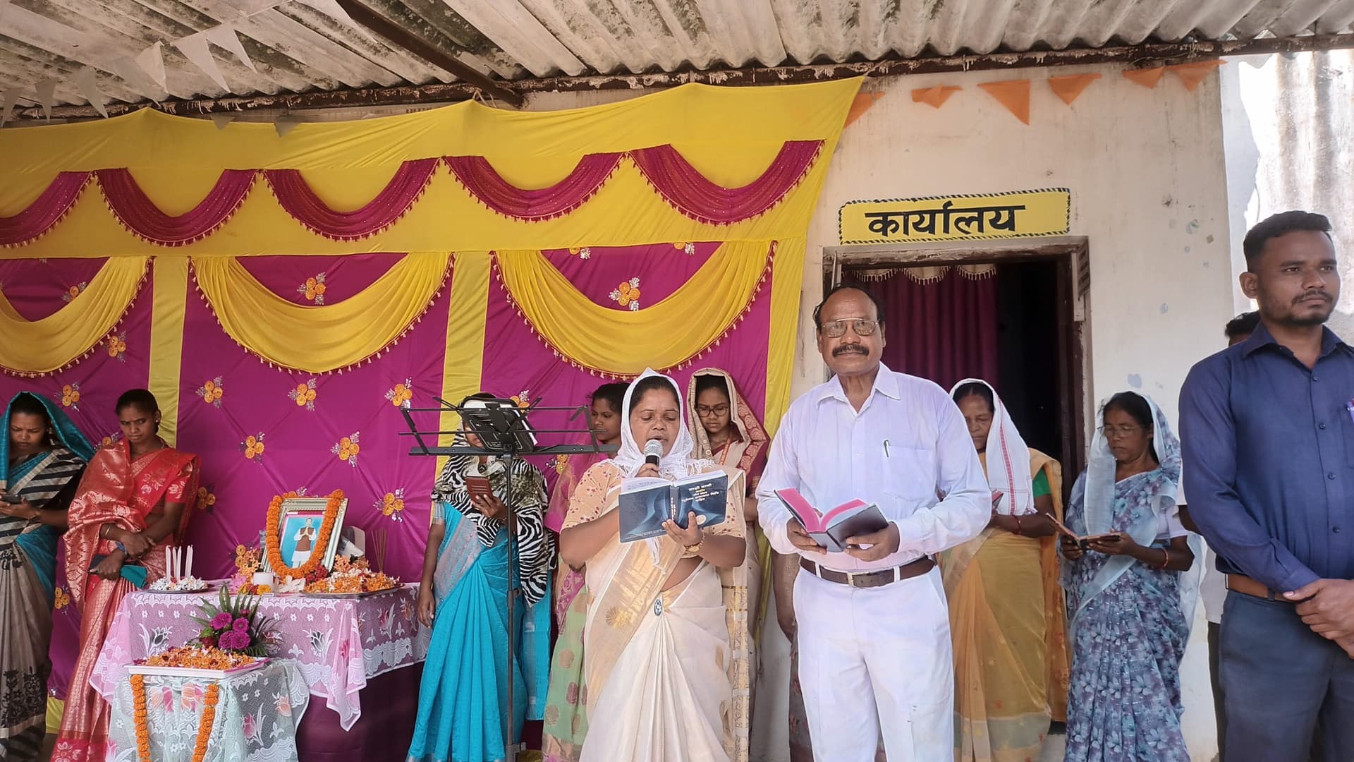 समाजसेवी विजय मुंडू को दी गयी श्रद्धांजलि