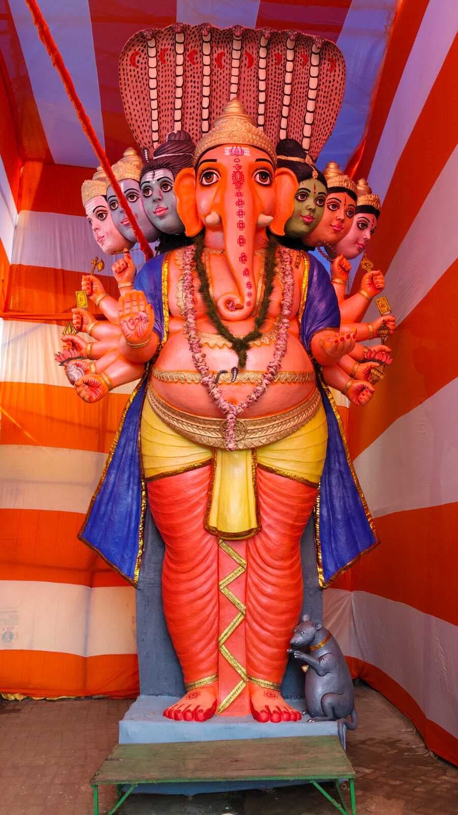 Lead News : दुमका जिले भर में हर्षोल्लास के साथ गणेश महोत्सव शुरू, जगह-जगह कलश यात्रा