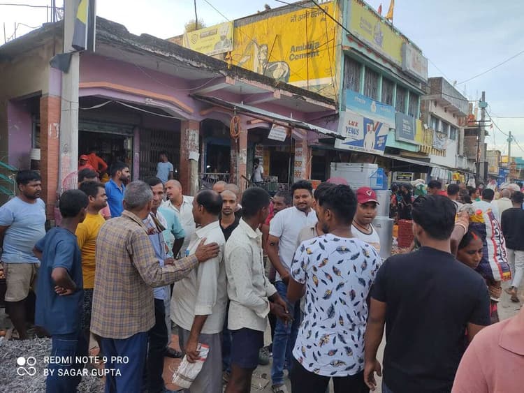 Giridih News: हाट बाजार में आधा दर्जन मोबाइल की चोरी, नाबालिग समेत दो रंगे हाथ पकड़ाये