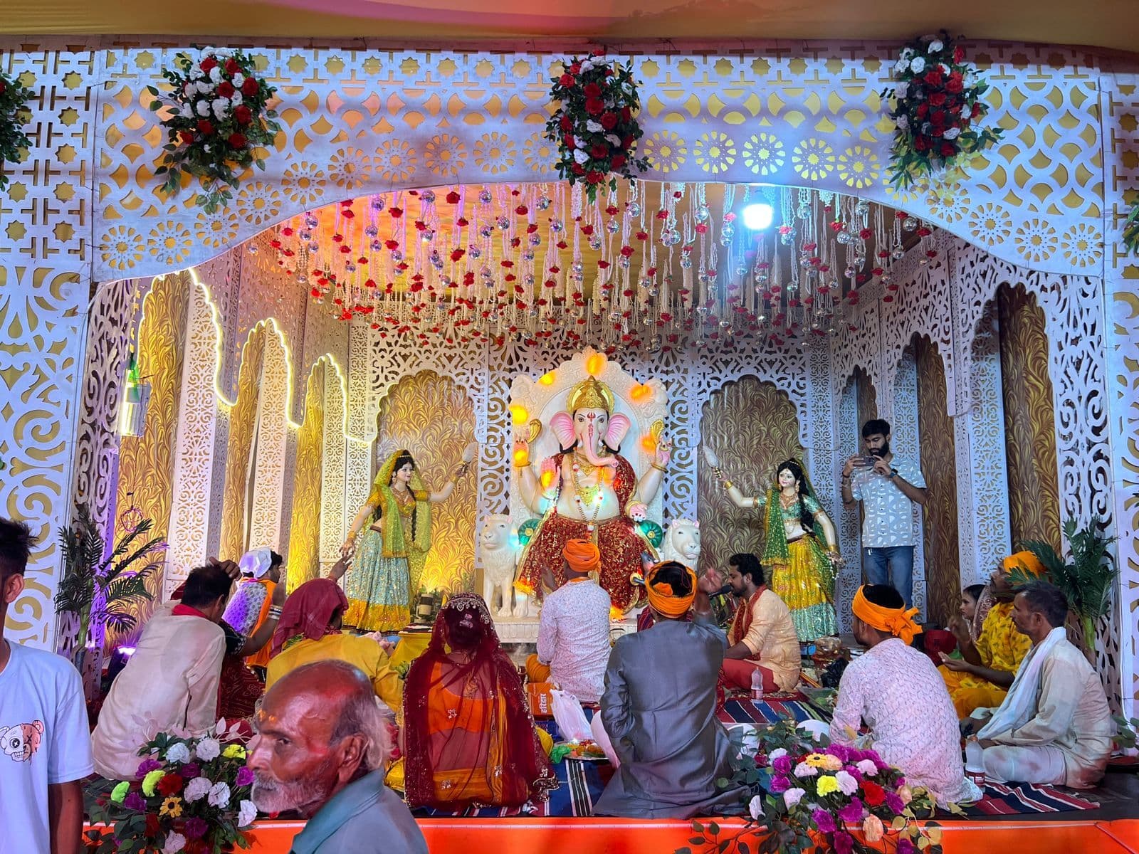 मुरलीगंज में 21वां गणेश महोत्सव प्रतिमा स्थापन के साथ शुरू