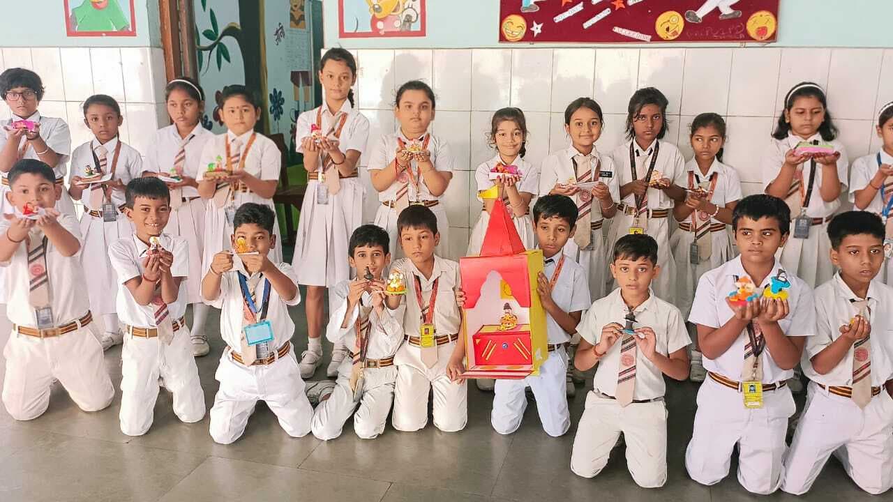 Giridih News :बीएनएस डीएवी में क्ले मॉडलिंग कंपीटिशन