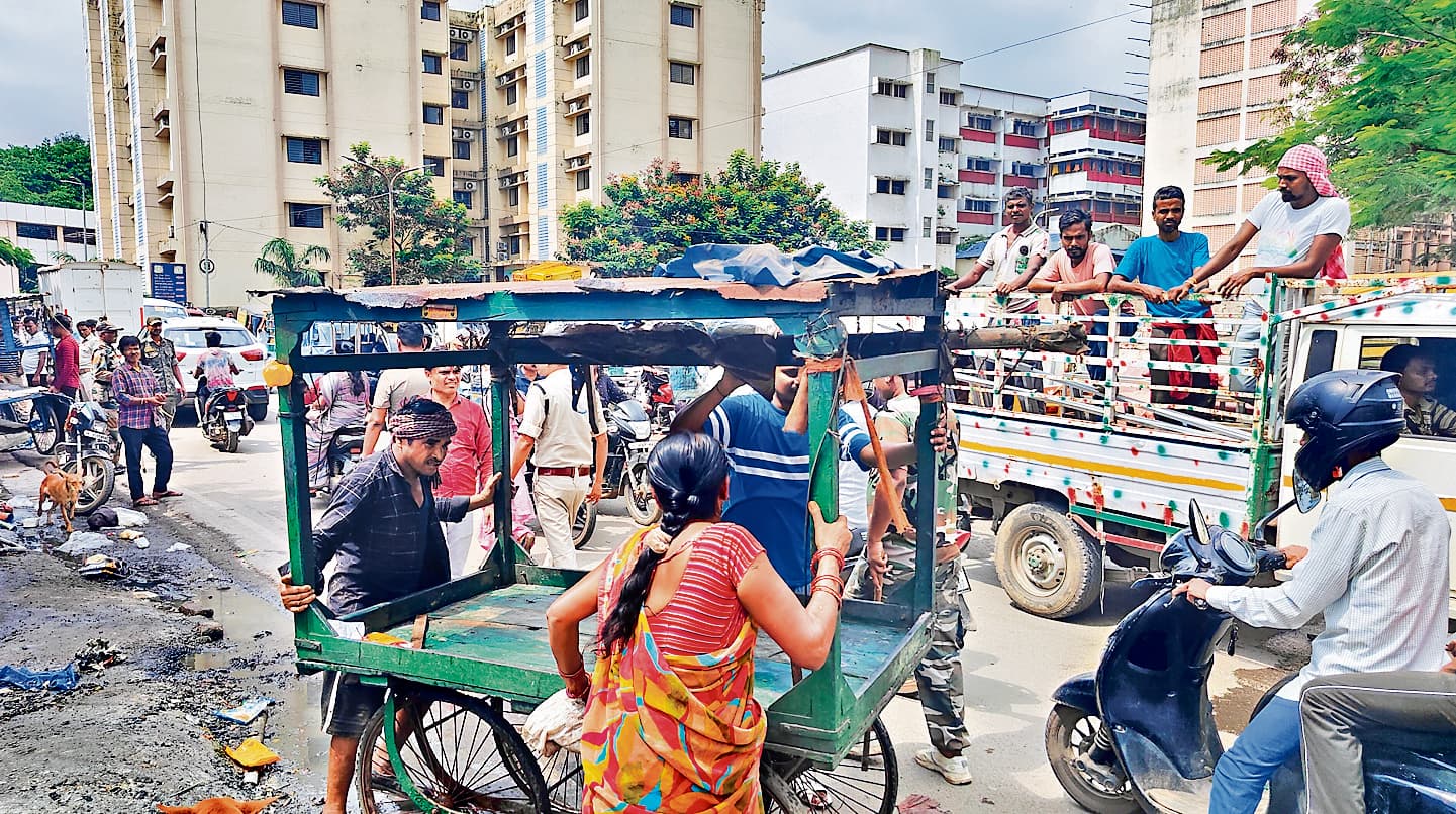 ranchi news : अतिक्रमण हटा, रिम्स ट्रॉमा सेंटर का रास्ता साफ