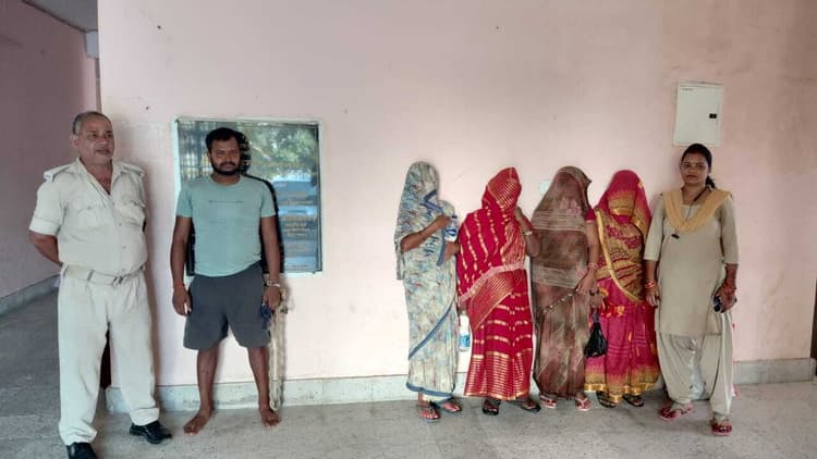 शराब के साथ चार महिला तस्कर गिरफ्तार, एक शराबी धराया