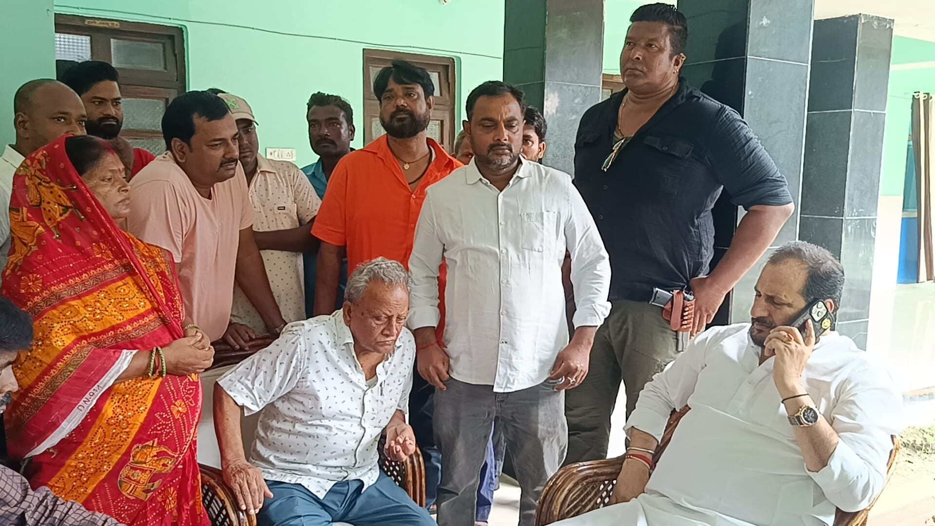 मंत्री ने लगाया जनता दरबार, लोगों की समस्याओं का किया त्वरित समाधान