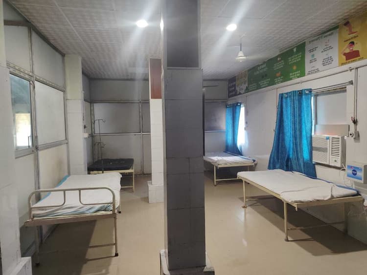 hajipur news. जिले में डेंगू के 15 मरीज, सदर अस्पताल में बनाया गया 10 बेड का विशेष वार्ड