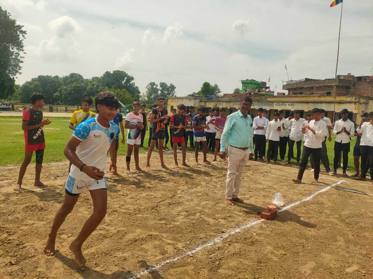 प्लस उच्च विद्यालय जैतपुर में खेलकूद प्रतियोगिता शुरू