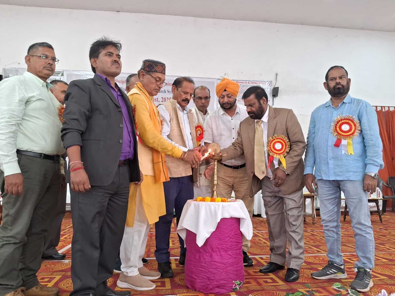 राज्य सरकार शिक्षा को बढ़ावा देने के लिए लगातार है प्रयासरत : मंत्री