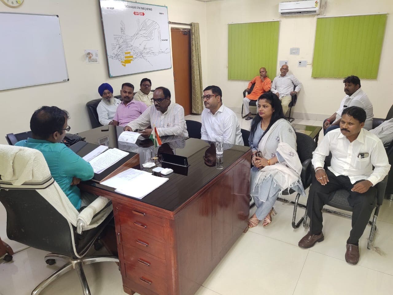 Jamshedpur News : 5, 310 रुपये पार्किंग शुल्क वसूली मामले में सरयू राय ने एरिया मैनेजर से मांगी जानकारी