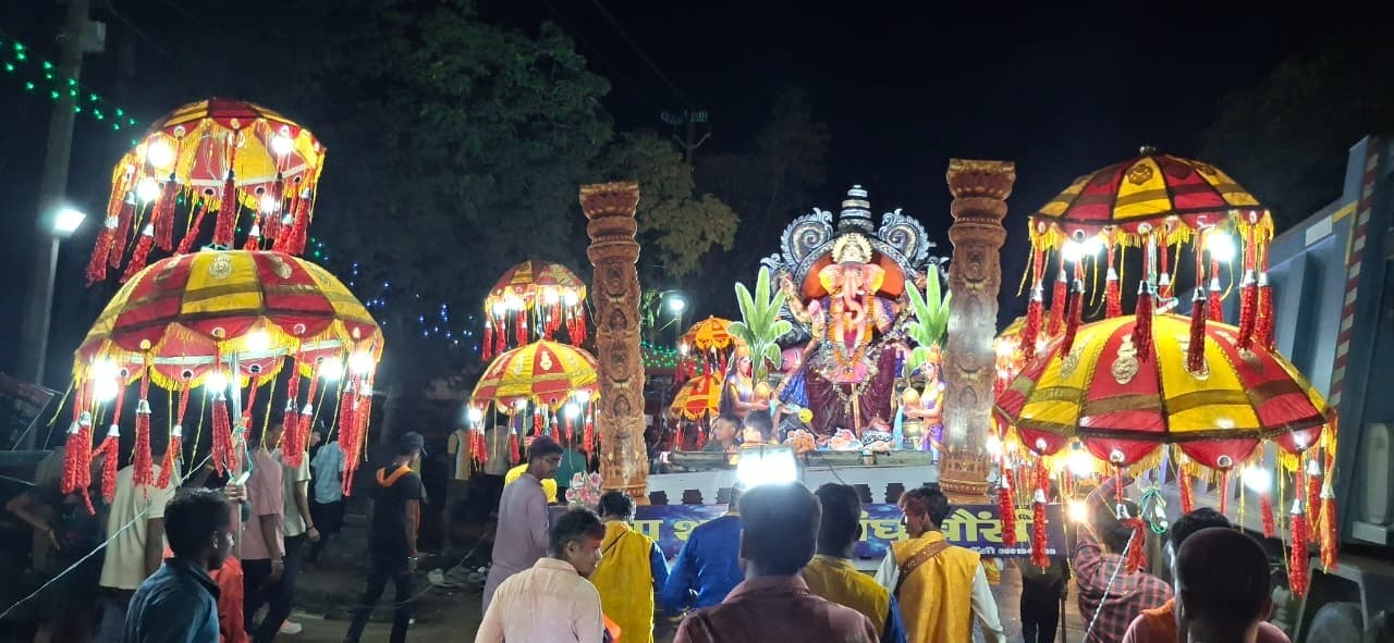 भगवान गणपति की प्रतिमा का धूमधाम से किया गया विसर्जन