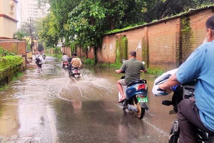 Kal Ka Mausam: आंधी के साथ वर्षा-वज्रपात की चेतावनी, जानें, 12 अगस्त को कैसा रहेगा मौसम