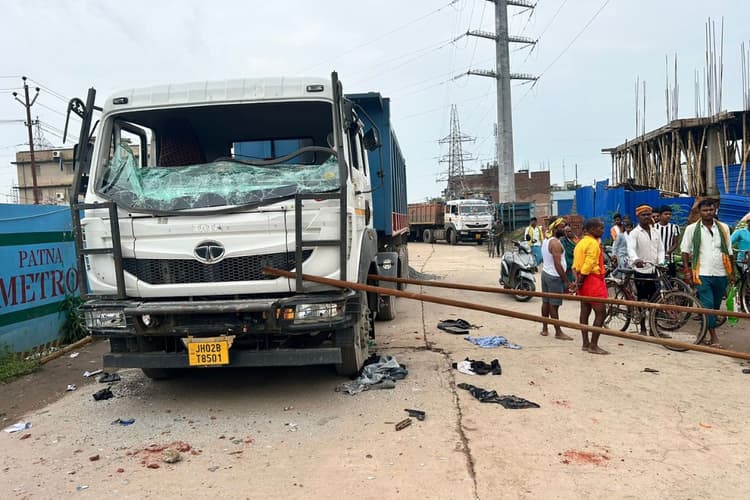 गंगाजल की आस में निकले थे चार दोस्त, पटना में हाईवा ट्रक ने ले ली दो कांवरियों की जान, गांव में पसरा मातम