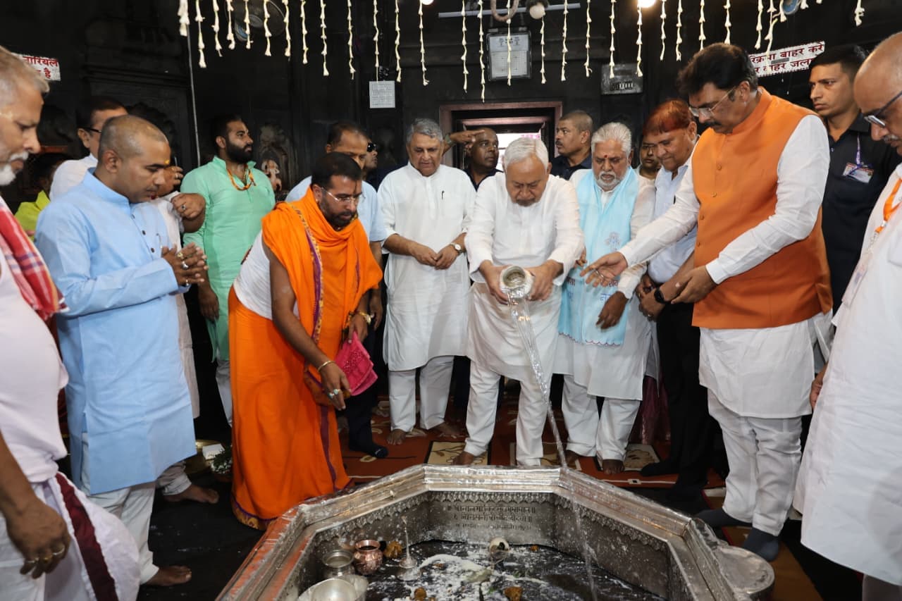 Nitish Kumar Gaya visit: गया जी में पितृपक्ष मेले की तैयारी का जायजा लेने पहुंचे सीएम नीतीश कुमार