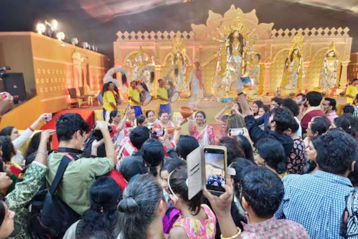Bihar News: दुर्गा पूजा को लेकर अलर्ट पर प्रशासन, संवेदनशील इलाकों पर विशेष नजर