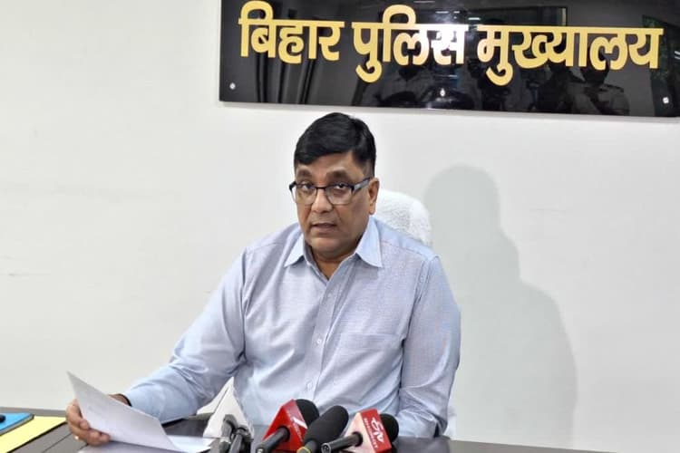 बिहार चुनाव से पहले बॉर्डर पर निगरानी सख्त, 393 चेकपोस्ट तैयार, 305 बाहरी अपराधियों की हुई पहचान