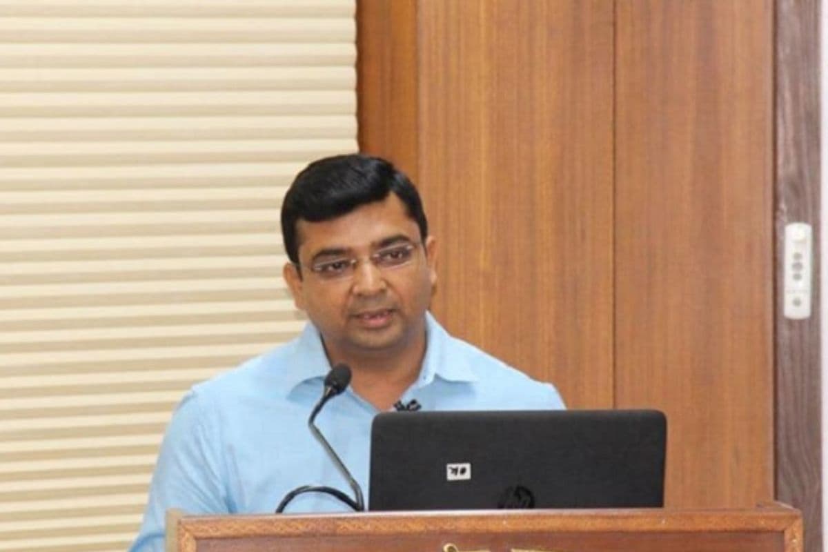 बिहार में हथियारों के वेरिफिकेशन को लेकर सख्त हुए DM, लाइसेंस रद्द करने की दी चेतावनी