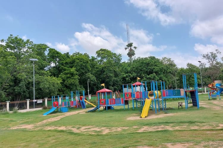 आज से भागलपुर के सैंडिस कंपाउंड में एंट्री पर लगा शुल्क, इन लोगों को मिलेगा फ्री प्रवेश