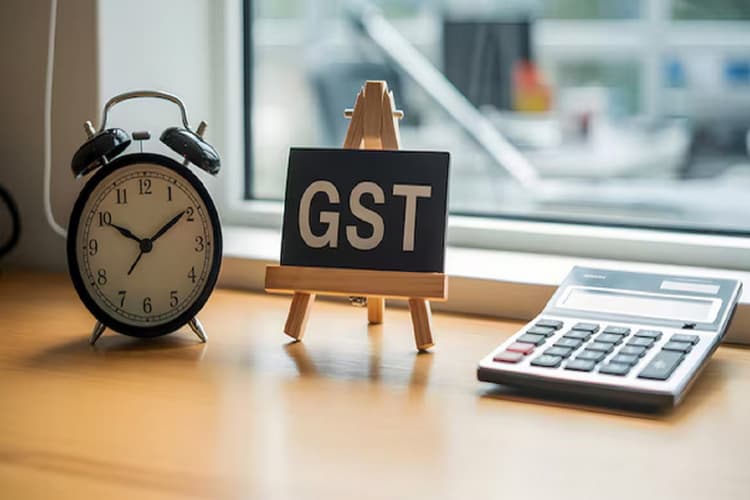 हेल्थ और लाइफ इंश्योरेंस पॉलिसी में नहीं मिलेगा जीएसटी आईटीसी बेनिफिट, जानें क्या कहता है सीबीआईसी?