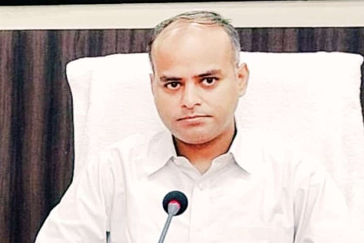 घाटशिला विधानसभा उपचुनाव में कुल 2,55,823 मतदाता, पिछले चुनाव से 4,456 अधिक