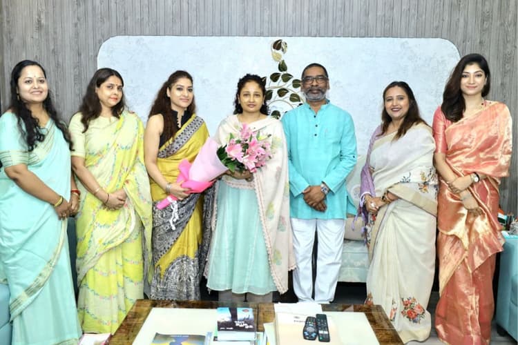 Diwali Mela 2025: रांची में जेसोवा का दिवाली मेला 9 अक्टूबर से, सीएम हेमंत सोरेन और विधायक कल्पना सोरेन को आमंत्रण