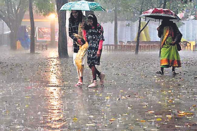 एक दिन में 102 फीसदी अधिक बरसा मानसून, कैसा रहेगा कल का मौसम
