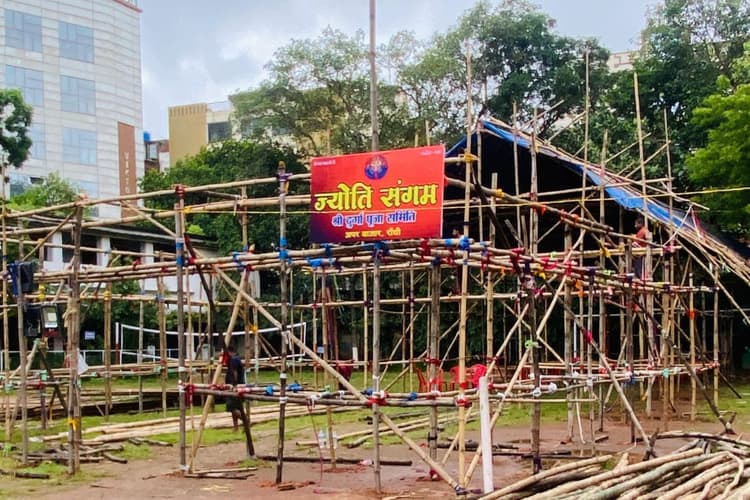 Durga Puja Pandal 2025: रांची के इस पूजा पंडाल में रथ पर सवार होकर श्रद्धालुओं को दर्शन देंगी मां दुर्गा, दिखेंगी ये कलाकृतियां