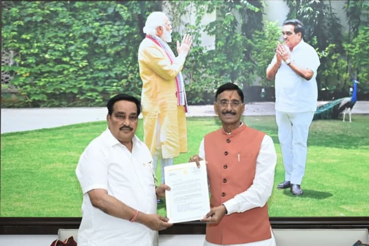 'राढ़ू बहुउद्देशीय जलाशय परियोजना रांची के लिए होगी वरदान' केंद्रीय जलशक्ति मंत्री सीआर पाटिल से बोले संजय सेठ