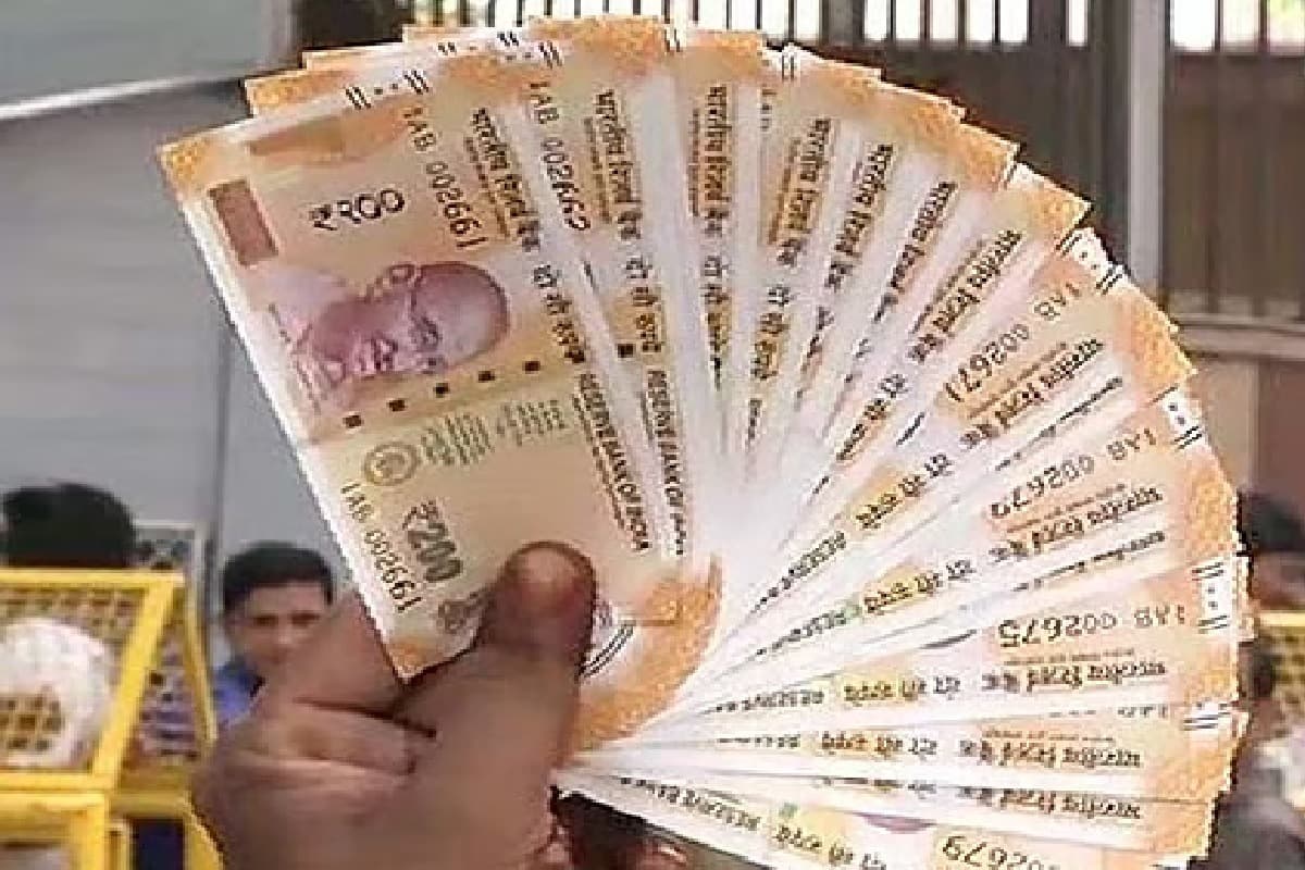 करोड़पति बनाने के टिप्स बताती हैं ये 10 किताबें, पढ़ लिया तो झरझराकर बरसेंगे पैसे